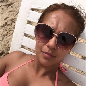 Meet your Posher, Doviana